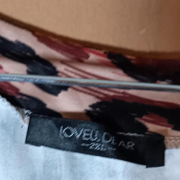 LOVEU. DEAR Womens High Low Top Reddish Jaguar Print Size 2XL - Picture 2 of 5